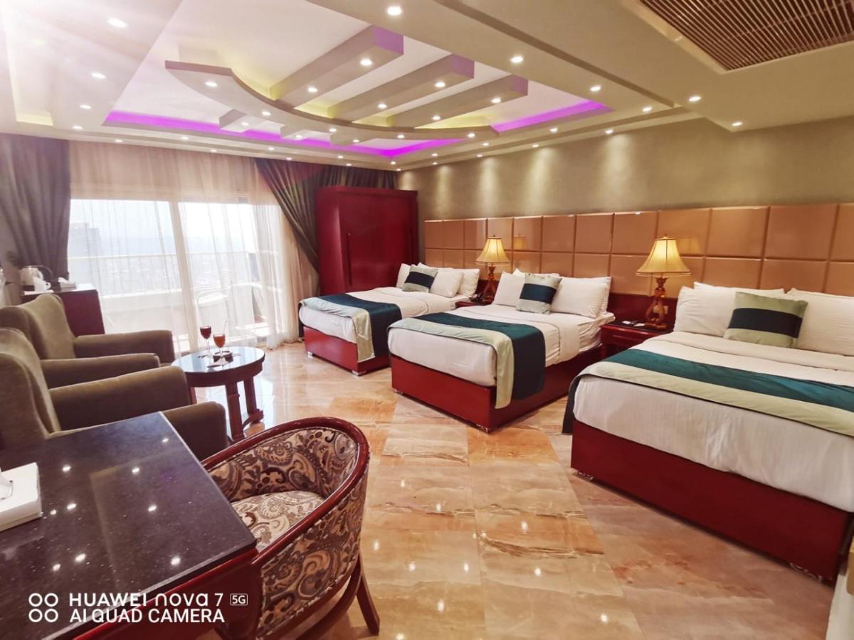 Pyramids Nile Tower 3* Il Cairo