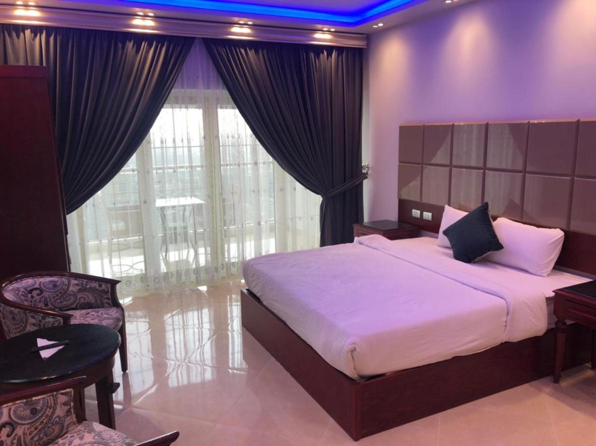 Hotel Pyramids Nile Tower 3*