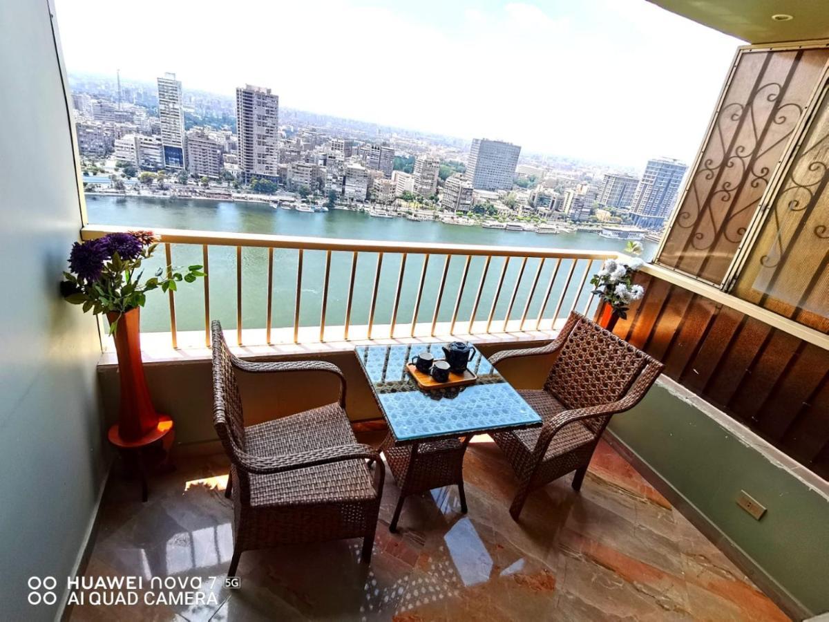 Pyramids Nile Tower Hotel