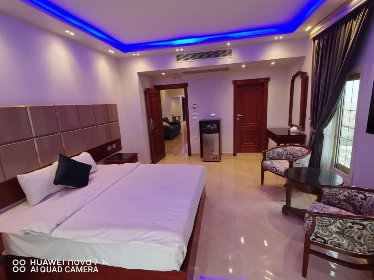 Hotel Pyramids Nile Tower