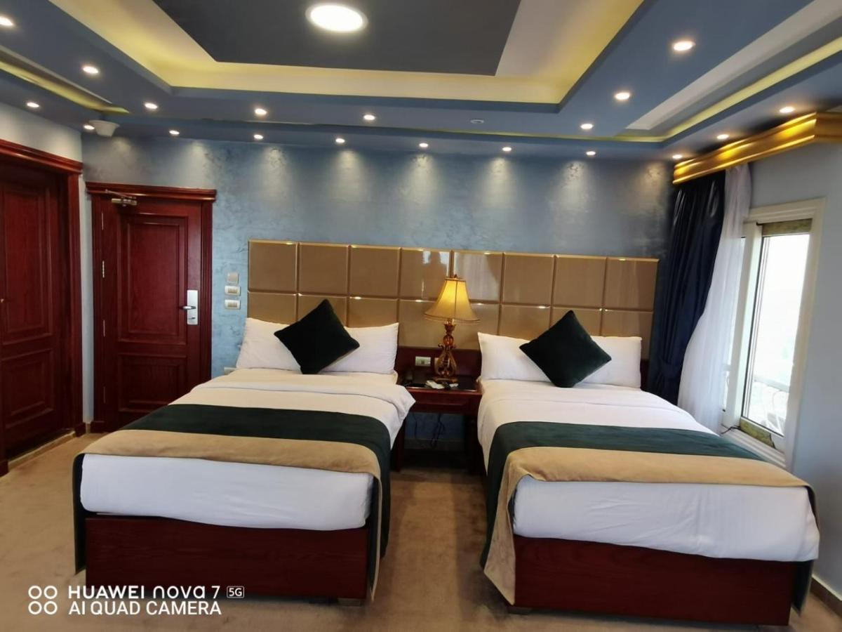 Hotel Pyramids Nile Tower