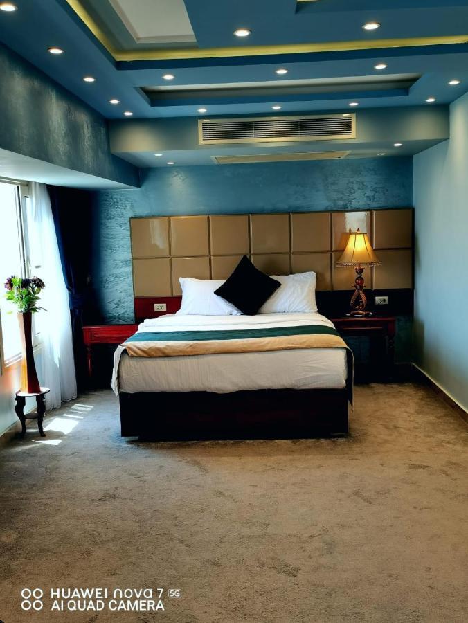 Pyramids Nile Tower Hotel 3*